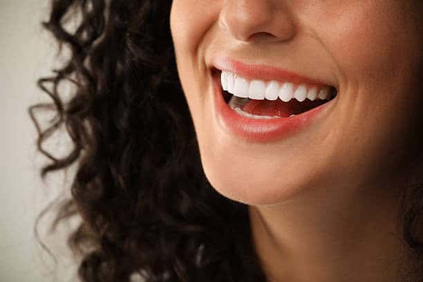 Smile Makeovers in Albania: Combining Veneers, Crowns, and Whitening